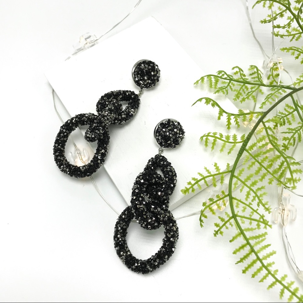 BLACK /GLITTER SILVER DROP EARRINGS (D15)